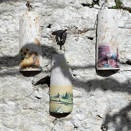 펜션 Giatrelos House 